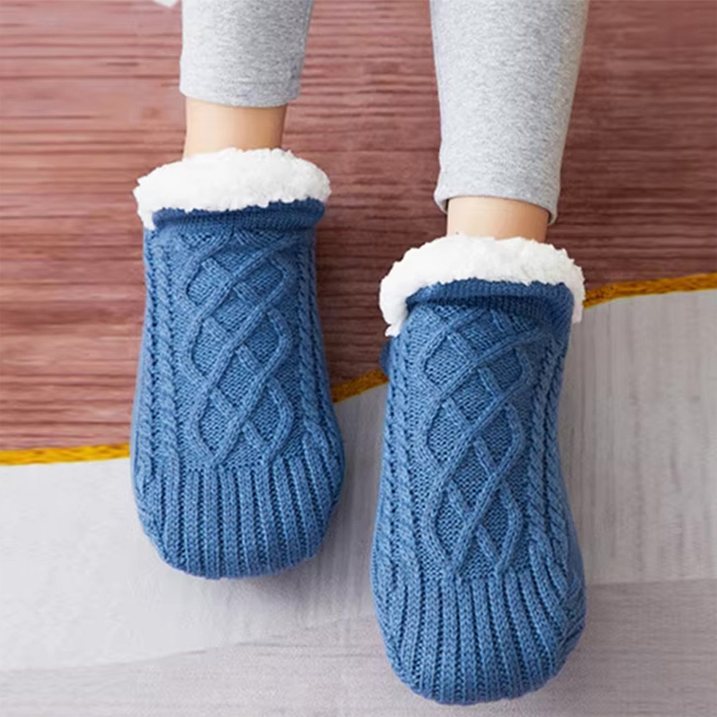 (Nuevos) Calcetines tipo pantuflas de felpa antideslizantes para hombres y mujeres