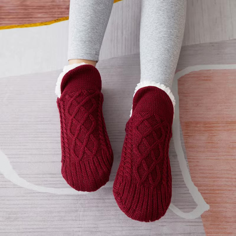 (Nuevos) Calcetines tipo pantuflas de felpa antideslizantes para hombres y mujeres