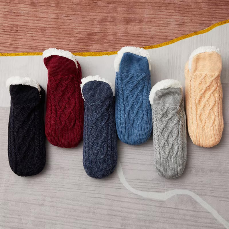 (Nuevos) Calcetines tipo pantuflas de felpa antideslizantes para hombres y mujeres